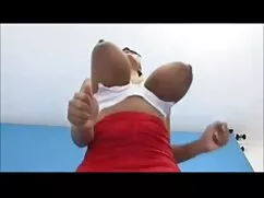 Mató a su videos en español xxx hermana mientras dormía.,